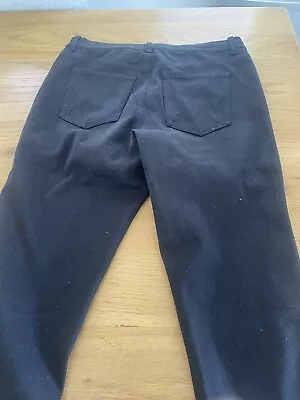 $0.99 • Buy Uniqlo Stretch Pants 