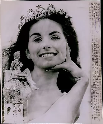 LG832 1966 Wire Photo MARIA REMENYI Miss Universe Pageant Beauty Contest Smile • $20