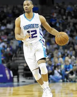 GARY NEAL Charlotte Hornets 8X10 PHOTO PICTURE 22050702086 • $15.93