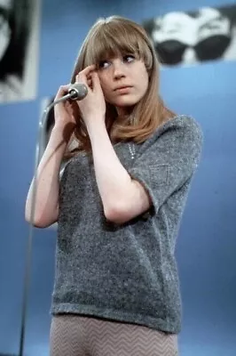 Marianne Faithfull Beautiful 1967 On TV Show By Microphone • $10.99