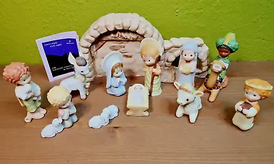 Vintage 1980's Hallmark Mary Hamilton 12-Pc Bisque Nativity Set Including Stable • $194.99