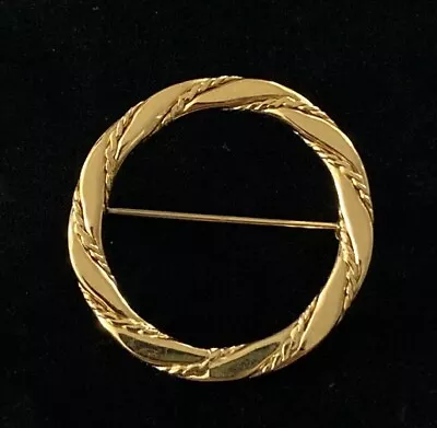 Vintage Signed Monet Gold Tone Braided Textured Circle Wreath Brooch Pin 1.25  • $7.99