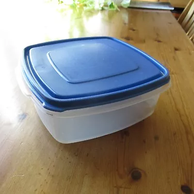 Rubbermaid Servin' Saver # 3 Storage Container Square Blue Lid 10 Cups USA • $9.99