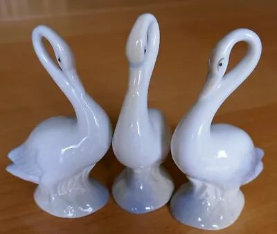 Porcelanas Miquel Requena  VALENCIA Spain THREE White SWAN Figurines • £16