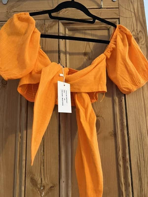 £3 • Buy In The Style Orange Crop Top With Tie Front Size 12