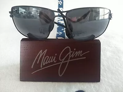 Maui Jim Sunglasses MJ-276-40 Manu Gunmetal W/ Grey Gradient Lenses/ EK Strap • $169