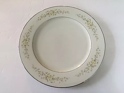 Crown Victoria Japan CAROLYN Fine China - 10-3/8  DINNER PLATE • $1.99