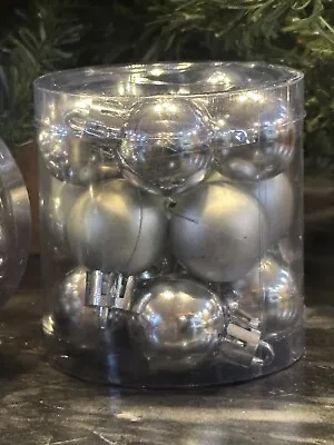 1 Pack 15ct Holiday Christmas Ball Plastic Ornaments 1  Silver Mini • $5