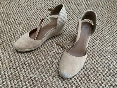 Ladies H&M Tan Strapped Closed Toe Wedges Size 40 Never Worn • £8