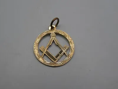 Attractive Hallmarked 9ct Yellow Gold Masonic Round Pendant - 2.6g • £129.95
