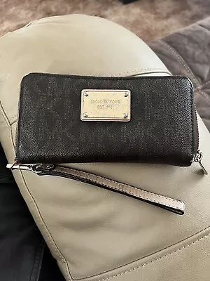 Michael Kors Jet Set Women's Travel Continental Wristlet Wallet Brown Used • $19.99