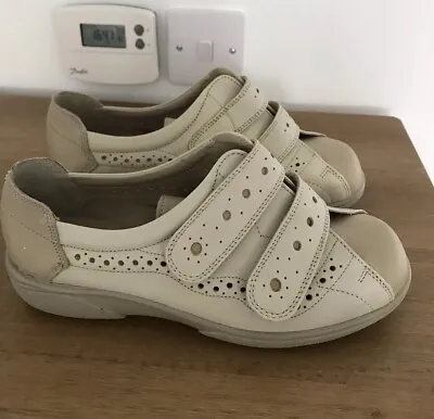 Ladies Patch Beige Leather Easy B Comfort Shoes -Size 4 UK Brand New • £15