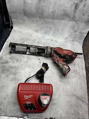 Milwaukee 2441-20 M12 Cordless 10oz. Caulk & Adhesive Gun • $135.80