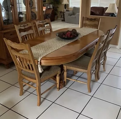 Vintage Dining Room Set (Used-Very Good Condition) • $500