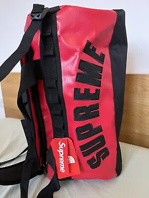 £225 • Buy Supreme The North Face Arc Logo Small Base Camp Duffle Bag - Red & Black