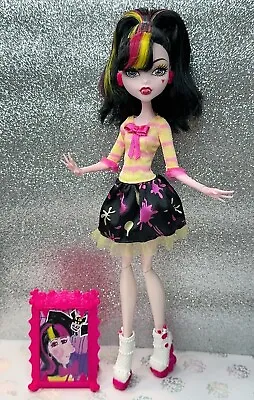 Monster High Art Class Draculaura Doll W/ Painting • $25.48