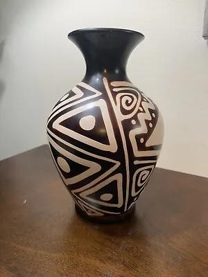 Chulucanas Style Peru Spotted Geometric Design Folk Art Pottery Vase • $20