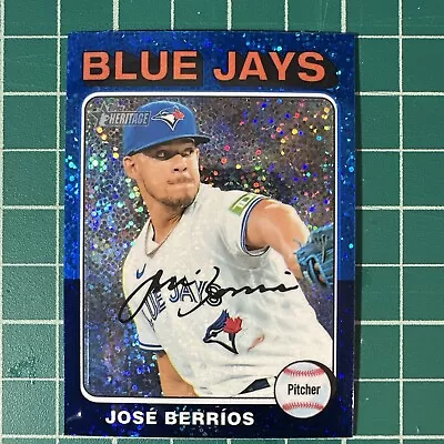 2024 Topps Heritage Jose Berrios Blue Sparkle Refractor - Toronto Blue Jays • $0.99