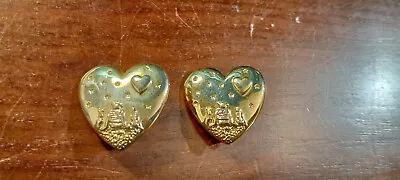 Collectible Variety Club DreamWorks Shrek Gold Heart Pin Badge - 2003 Single • £3