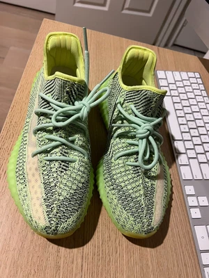 $375 • Buy Brand New Adidas US 9.5 Yeezy Boost 350 V2 'Yeezreel Reflective' FX4130 Run Shoe
