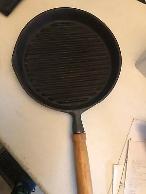 Vintage Cast Iron Grill Pan 8  With Wood Handle Made In Taiwan Campfire Pan • $19