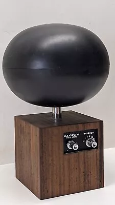 $59.99 • Buy Lloyds Yorick Vintage Space Age AM Radio - Model 8K39 - Rare Mid-century Modern