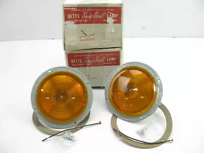 (x2) Vintage Betts B70 Amber Clearance Marker Light 70-01131 • $39.88