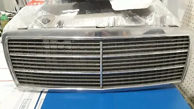 W202 Mercedes1994 C280 Front Grill Chrome Front Grill 1021mb083-19 • $65