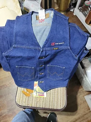 Wrangler Western Vest  With Fort Worth Logo 3-s 1-m  • $8