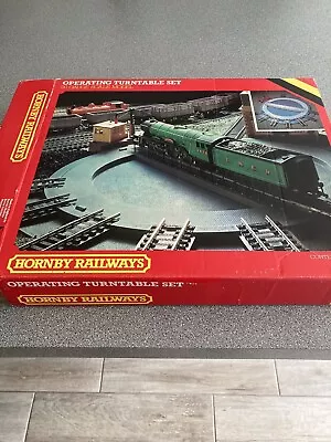 Hornby 00 Gauge Operating Turntable  • £25