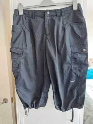 £5 • Buy Ladies Nike Studio Fitdry Cargo Shorts Size 10