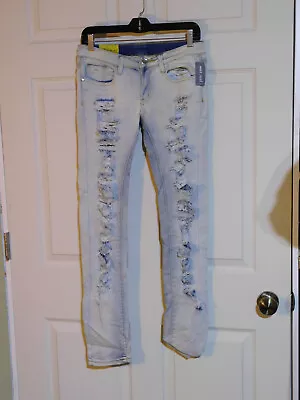 Machine Neuf Mode Distressed Womens Jeans. Size 7 Ins. 29 NWT • $11.25