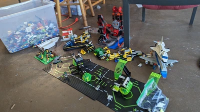 $250 • Buy Huge 90's LEGO Lot! Blacktron, Pirates, Space Shuttle, Alpha Team, And More!