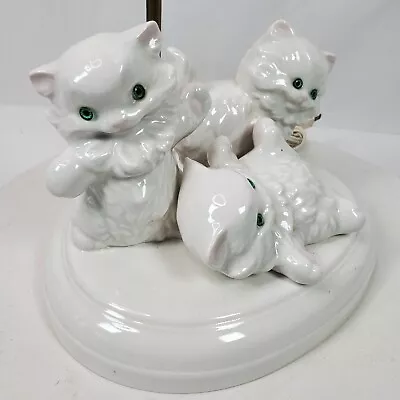 Vintage White Persian Cat Table Lamp 3 Kittens W/ Green Eyes Holland Mold • $49.50