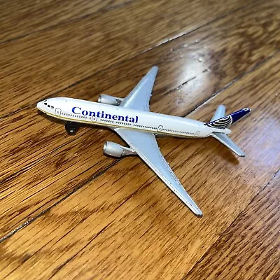 Matchbox 1997 Continental Airlines Boeing 777-200 Diecast Airplane Model Rare • $8.40