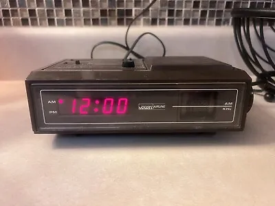 Vintage Montgomery Ward AM Alarm Clock Radio Model GEN-1900B • $10