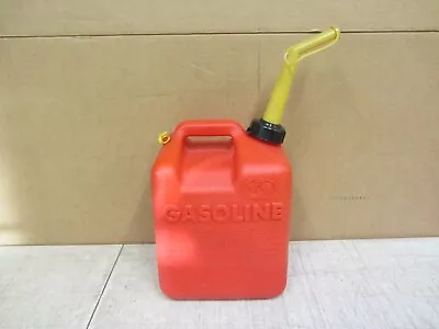 Vtg 2-1/2 Gallon Plastic Vented Gasoline Can W Spout Chilton Gas Oil Old Style • $35.99