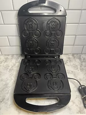 VillaWare Mickey's 4-At-A-Time Waffler Disney Mickey Mouse Waffle Maker #5555-02 • $50