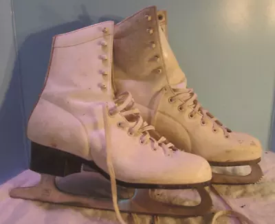 Vintage Women's White Ice Skates  Cowhide Sz 9 1/3  STEEL CANADA • $36