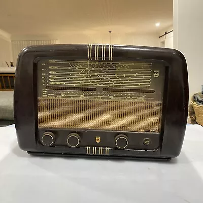 Vintage Philips Model 124 Bakelite Valve Tube Radio C. 1940s/50s • $170