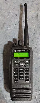 Motorola  XPR6550 UHF 403-470MHz Radio AAH55QDH9LA1AN Radio Antenna & Battery • $159