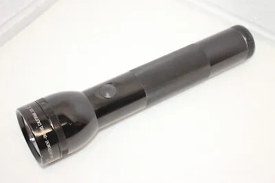 Vintage BLACK MAGLITE 2 D Cell 2D Flashlight CLEAN Twist Focus Beam Push Button • $10.77