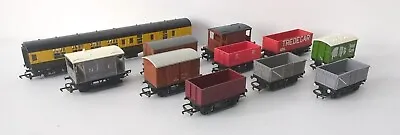 £60 • Buy 11x Hornby OO Gauge Rolling Stock Coal Wagons Vans & Carriage Model Railway