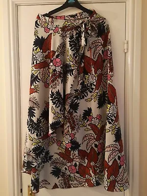 £6 • Buy River Island Floral Wrap Skirt Size 10