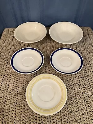 Set Of 5- Vintage Stoneware Dishes. • $9.50