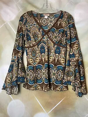 Women's MKM Designs Size Medium 3/4 Length Sleeve Multicolored Design V-neck  • $14