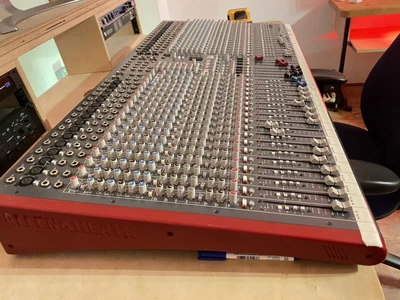 £1000 • Buy Allen & Heath Zed 436 Mixing Desk