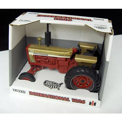 1/16 International 1026 Golden Demonstrator Tractor With Fenders ZFN4653da • $125