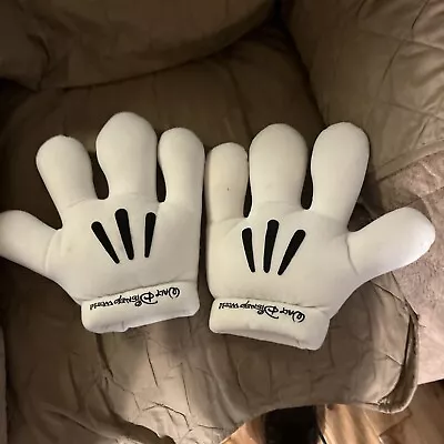 Disney Parks Mickey Mouse White Padded Hand Gloves • $20