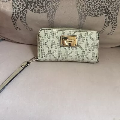 Michael Kors Smart Phone Wallet • £10